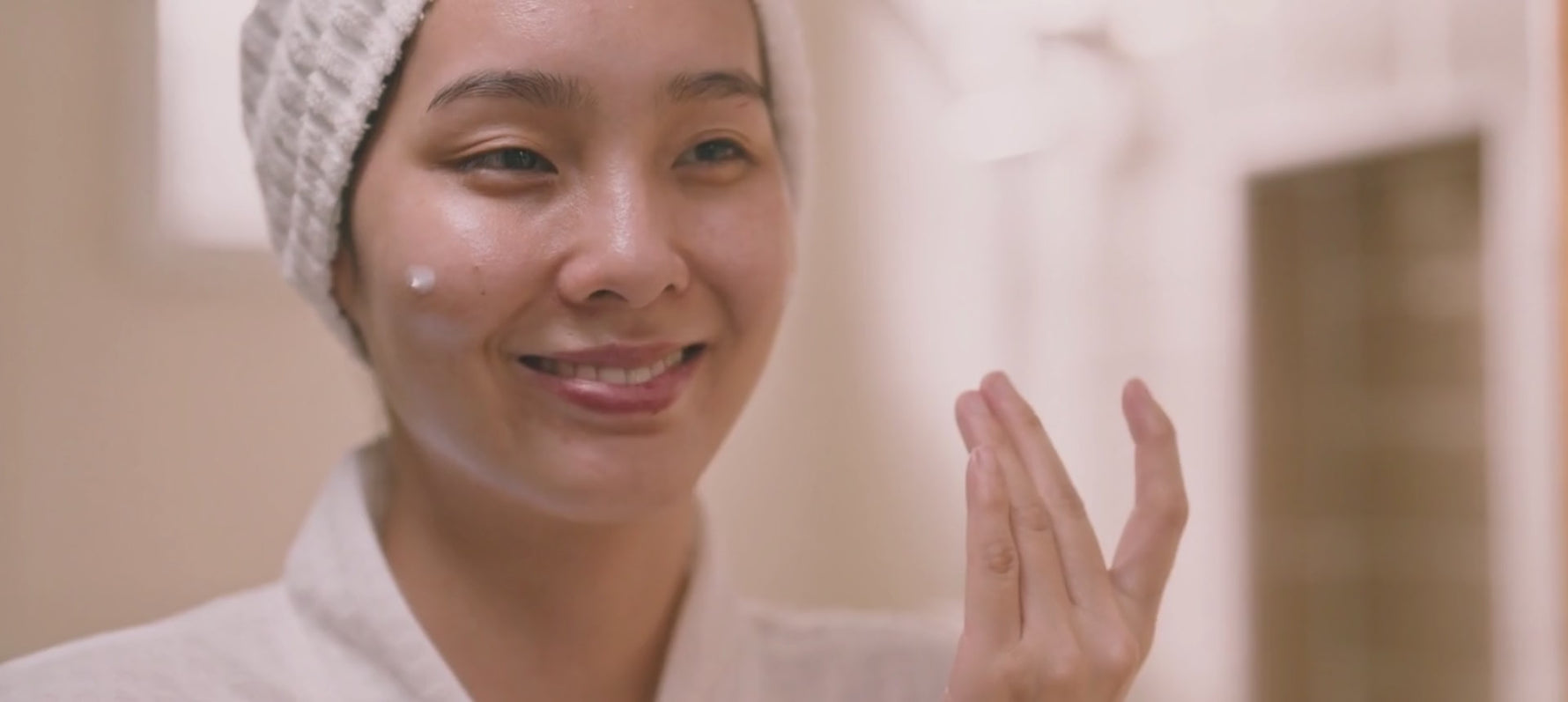 Natural peptides ectoin and rose hydrosol in Ziva Beauty Rose Peptide Moisturiser — anti-ageing skincare Southeast Asia